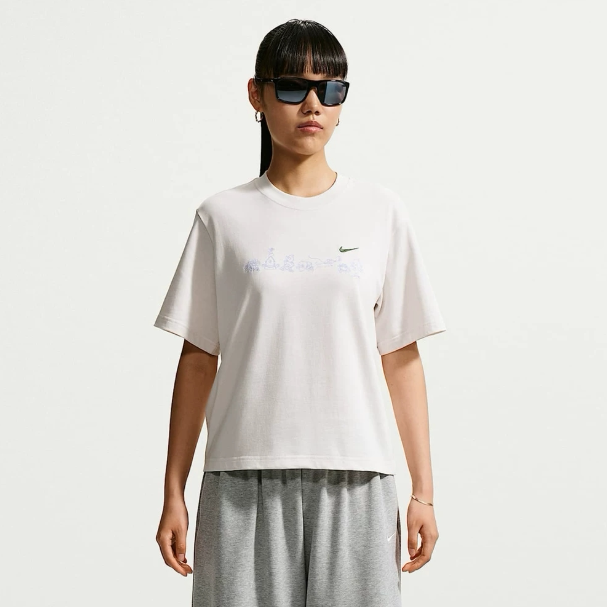Nike尼阿克正品新款夏季女款圆领印花休闲百搭日常短袖T恤IW1213