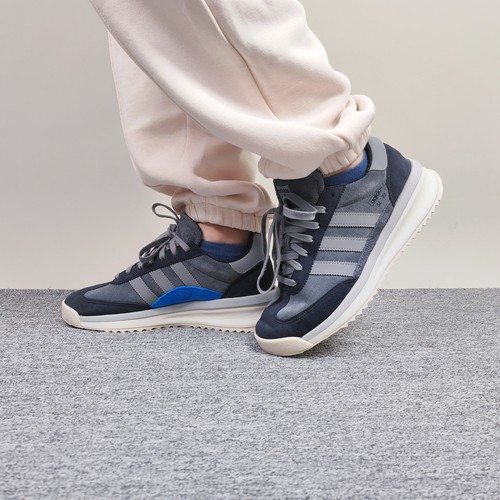 Adidas阿迪达斯男女运动休闲鞋