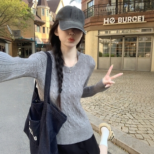 高知感灰色麻花圆领毛衣女秋冬季 打底内搭女miu系上衣 软糯针织衫
