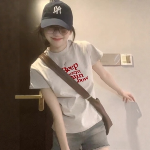 显瘦百搭上衣2026夏季 T恤女字母印花正肩修身 街头休闲风灰色短袖
