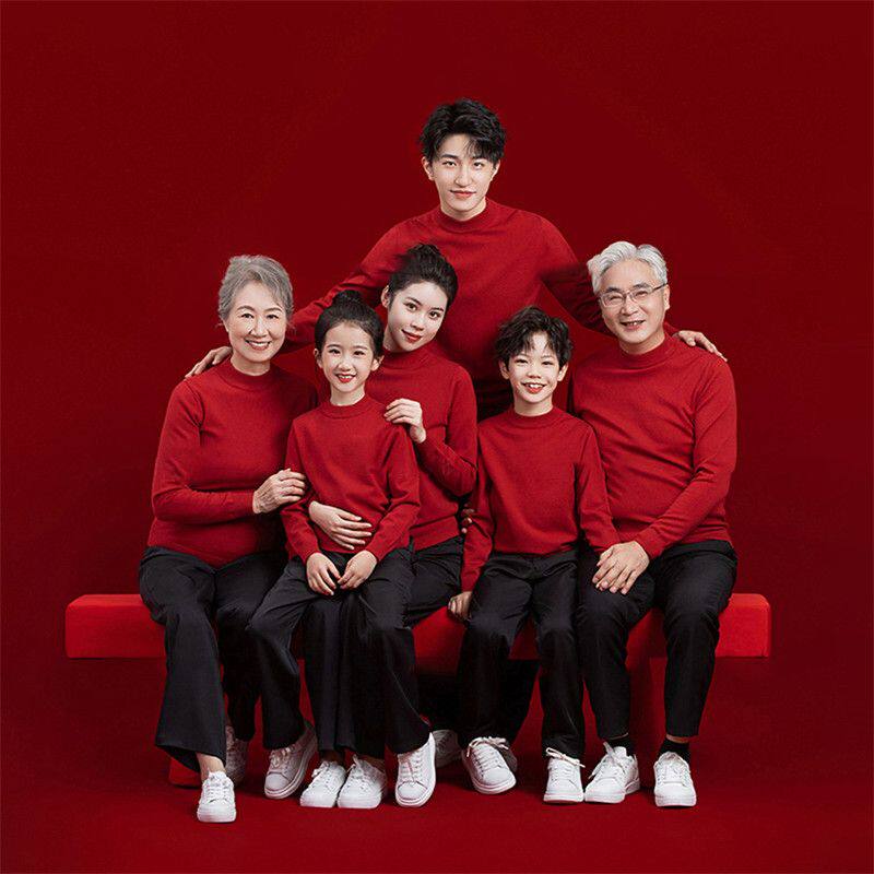 影楼摄影新款全家福主题服装家庭装一家六口拍照红毛衣亲子装