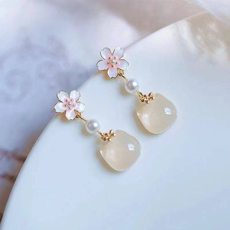 新中式粉色樱花猫咪耳钉女2024新款爆款耳环国风超仙甜美古风耳饰,饰品/流行首饰/时尚饰品新,耳钉,淘宝优惠券,粉丝福利购,淘宝优惠卷