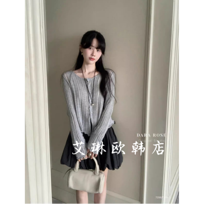 7206温柔风坑条木耳边羊毛针织衫