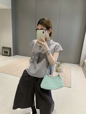 卡蔓诗KMS30995韩系领结复古格子小飞袖衬衫女2026夏季减龄上衣