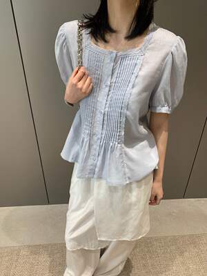 卡蔓浅之夏QZX10899夏款法式方领蕾丝拼接衬衫宽松压褶泡泡短袖