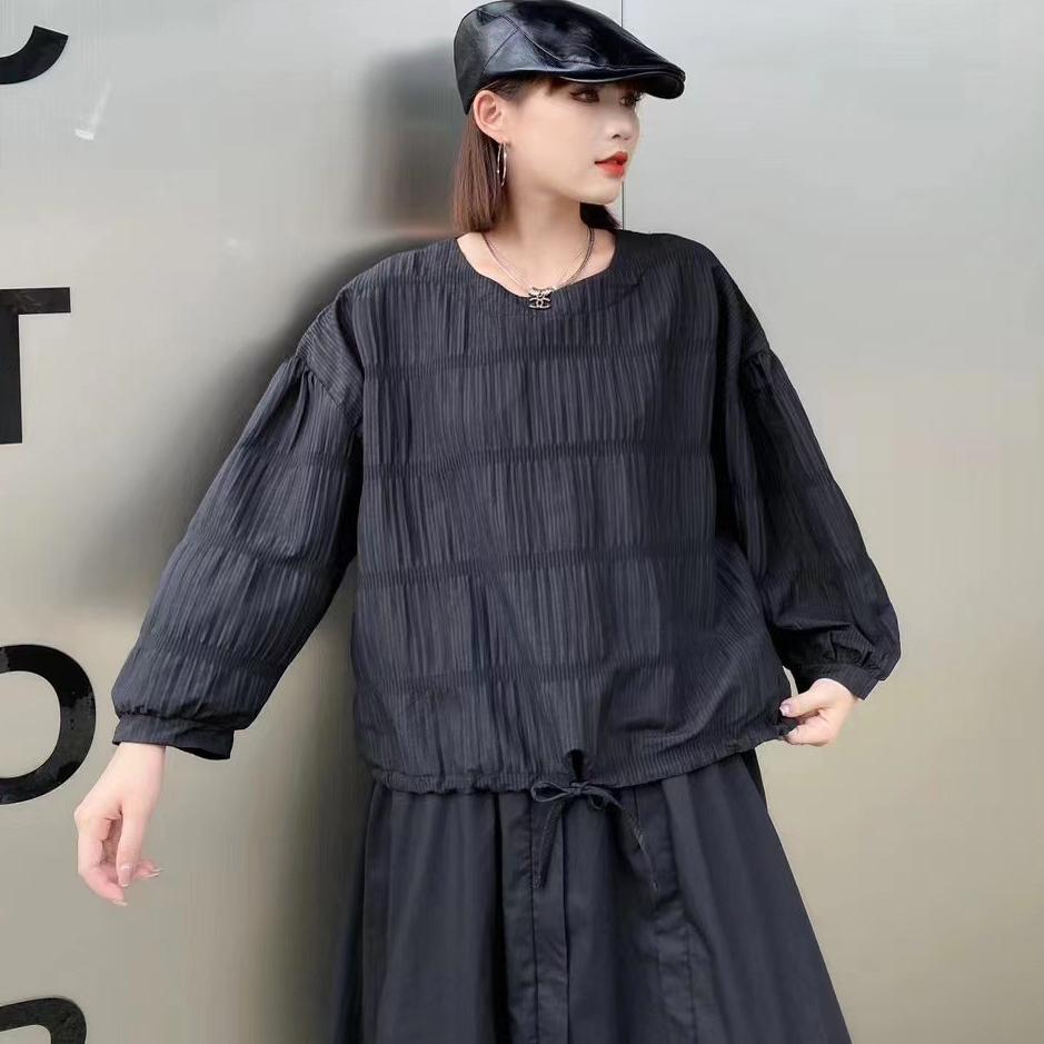 240912欧货大版宽松长袖T恤女高级感褶皱圆领优雅显瘦纯色上衣潮