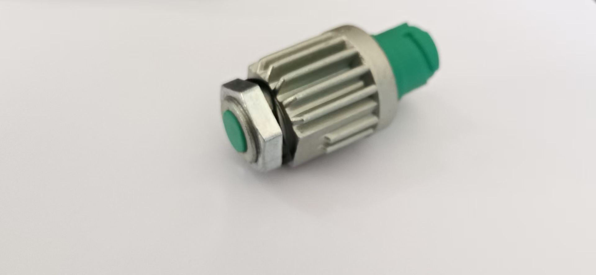 适配陕汽德龙F3000X3000自卸车离合器开关传感器DZ910058212