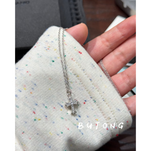不同银匠 925纯银镶嵌锆石水钻小迷你十字架吊坠高级感女锁骨项链