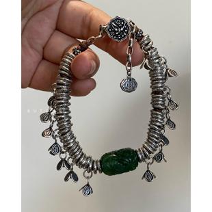 不同银匠 国风925纯银盘缠复古雕花和田玉桶珠车轮纹圈三叶花手链