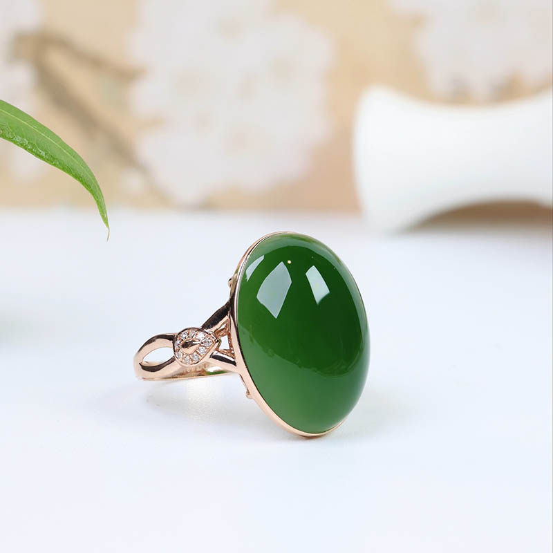 春季开门红天然和田玉戒指女菠菜绿碧玉蛋面镶嵌18k金指环a货送妈