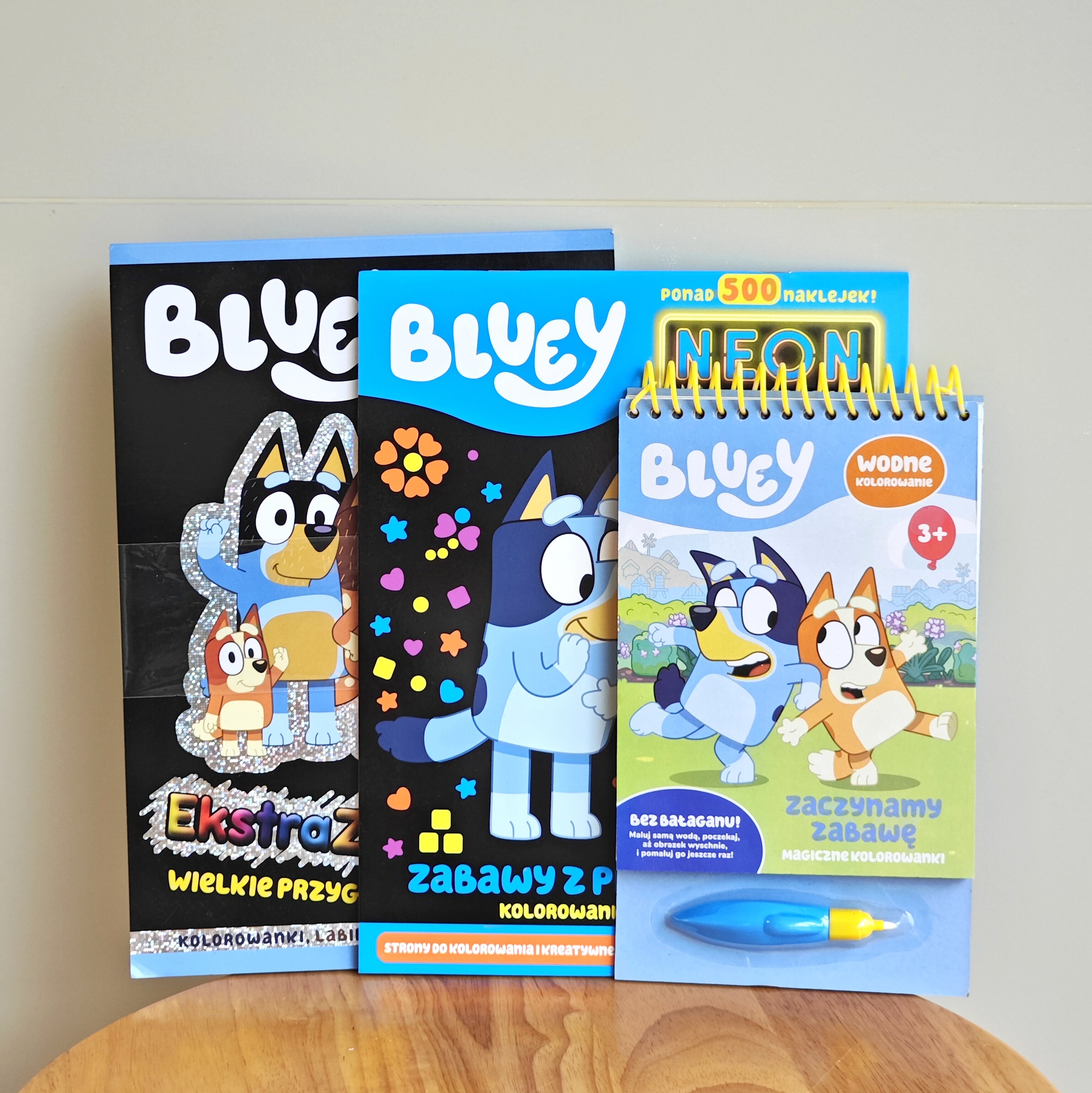 出口英国 BLUE伊家原装神奇水画本 益智刮刮画 霓虹贴纸填色图册图片
