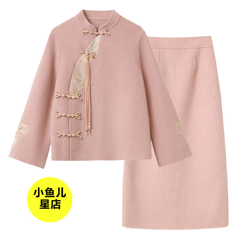 高端版国风新中式冬季2025新款刺绣盘扣毛呢外套半裙时尚两件套女