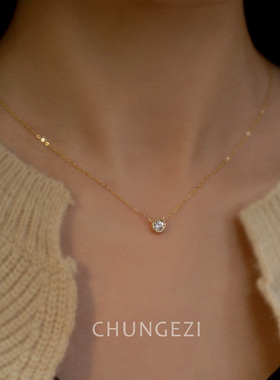 简单大方锁骨链衬皮肤很nice