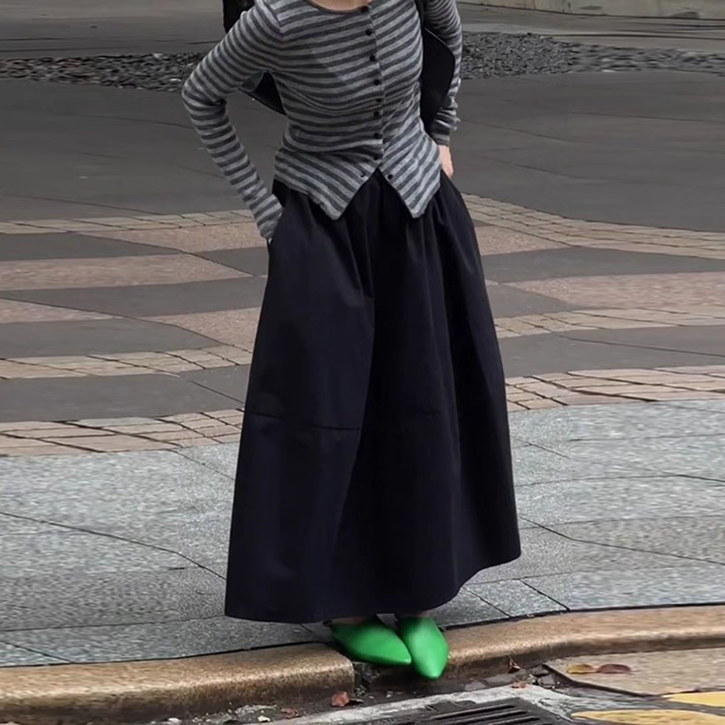 黑色A字高腰显瘦遮胯中长半身裙