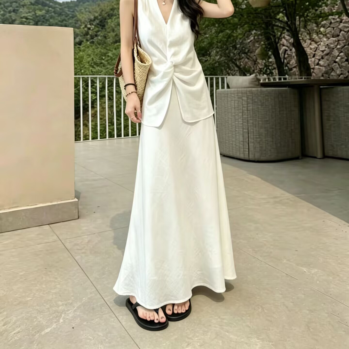松弛老钱风亚麻A字半身裙夏季薄款新款透气白色麻料显瘦鱼尾长裙