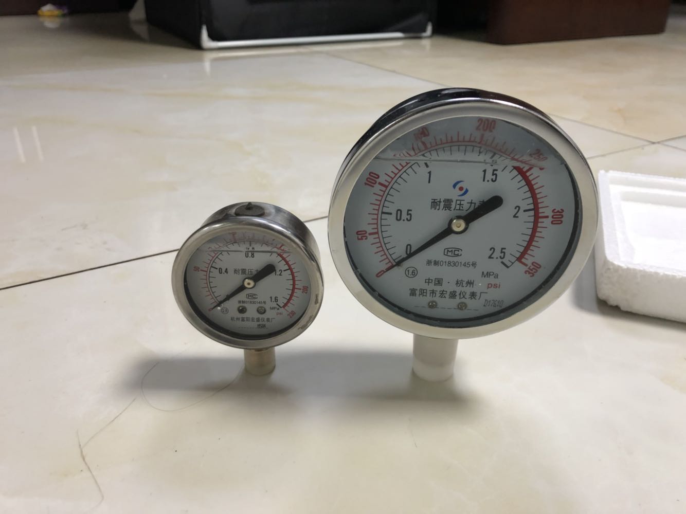 YN100-0.25-40 YN60-2.5-360Psi 耐震压力表 14X1.5 20X1.5螺纹