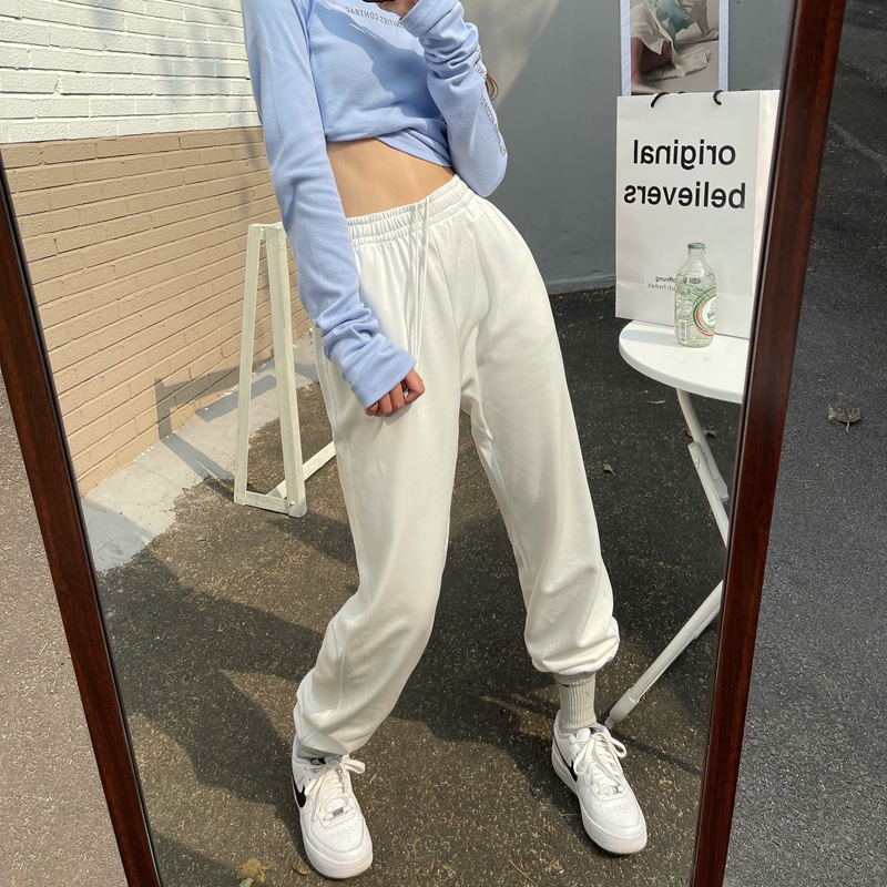 Hot girls of Hong Kong style in spring and summer wearing high waist and thin legged sports pants