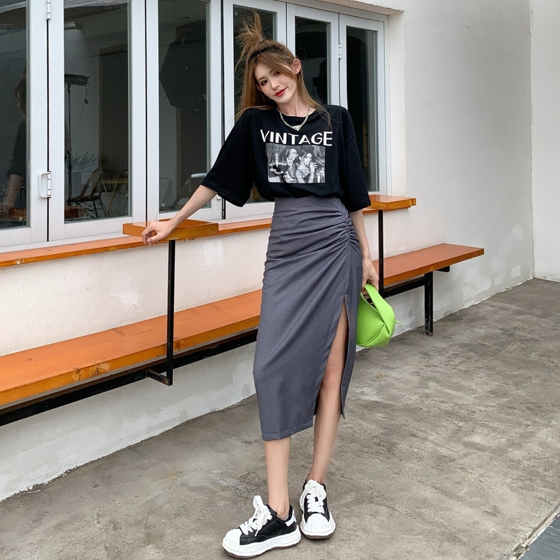 Real shot of summer Hong Kong style retro letter character print loose short sleeve T-shirt + high waist split skirt suit fashion