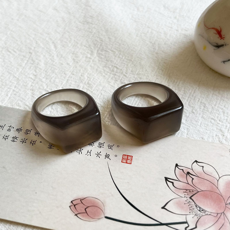 新款天然玉石冰种灰玛瑙扳指 个性小众潮流时尚男款玉石玉髓指环