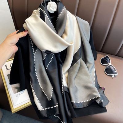 气质黑米春秋丝巾仿真丝缎面披肩