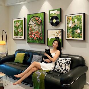 中古风玫瑰花卉客厅装饰画法式复古沙发背景墙挂画绿色假窗户壁画