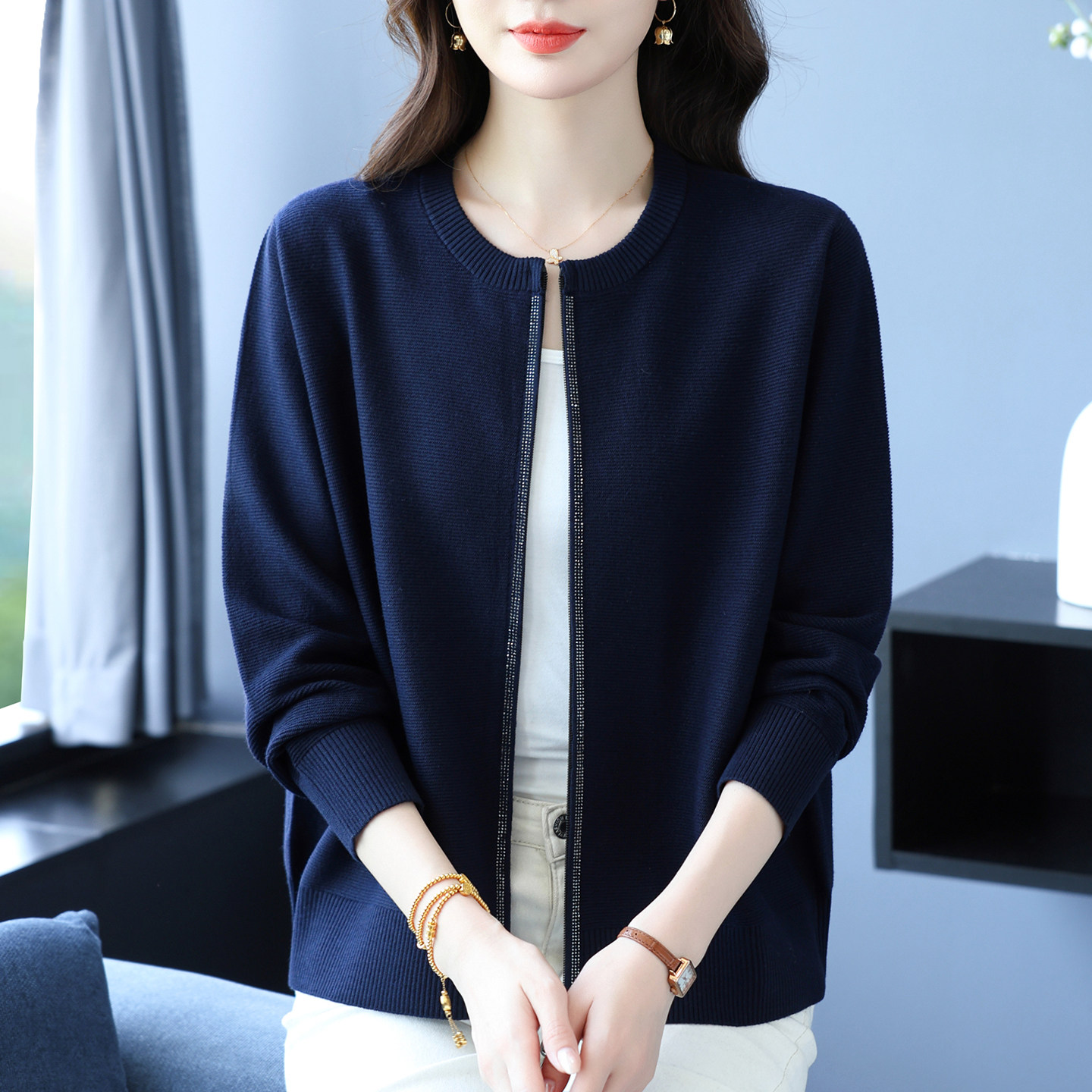 妈妈装羊毛针织开衫女春秋薄款打底上衣宽松洋气外搭短款毛衣外套