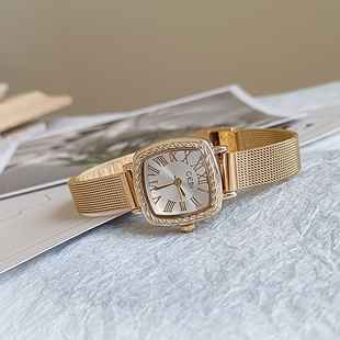 纵里 小方盘钢带手表女金色表带轻奢小众小表盘罗马数字精致防水