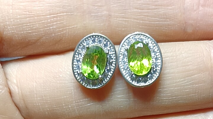 主图款 天然橄榄石925银针耳钉