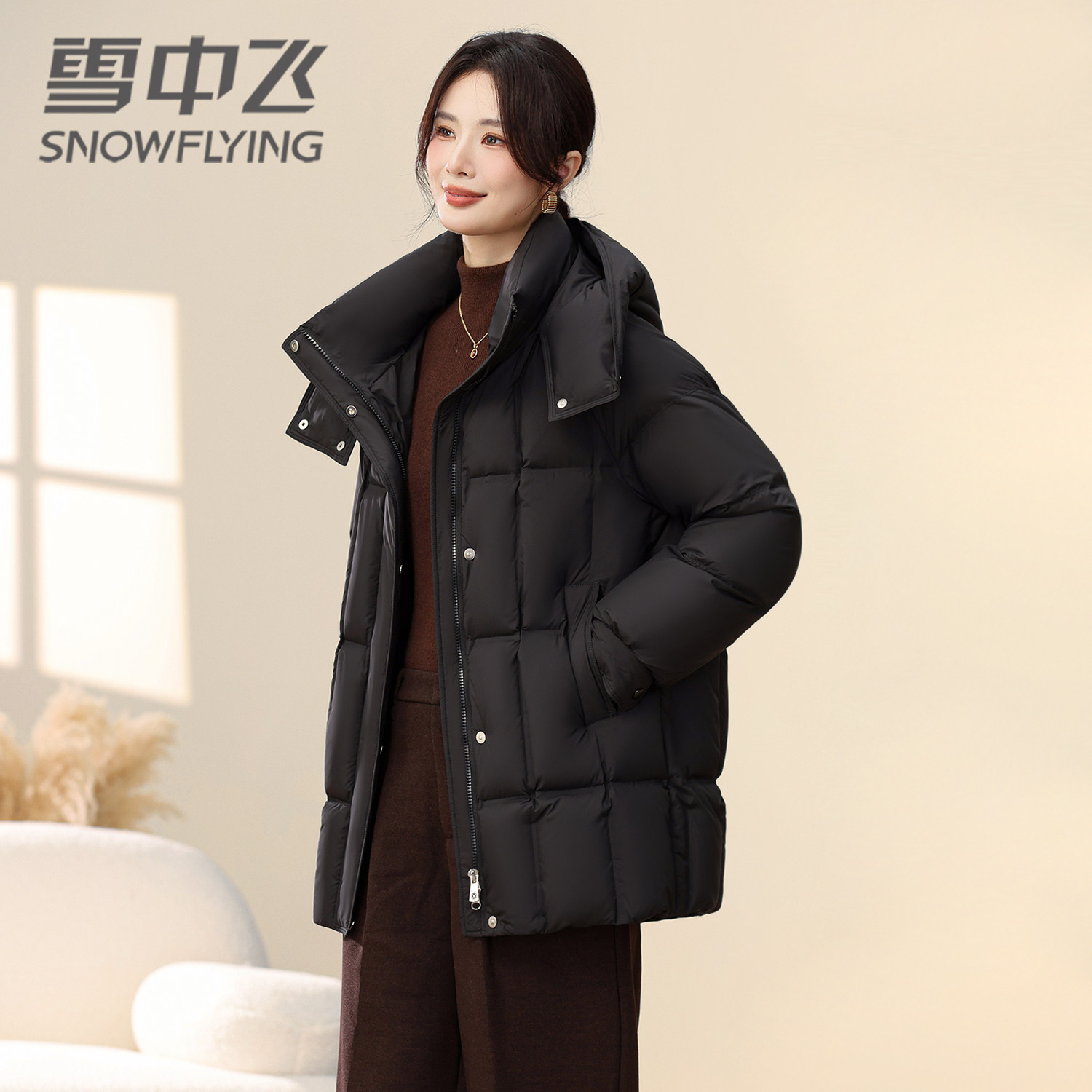 雪中飞羽绒服女中长宽松版型厚实妈妈冬季时尚防寒服外套2026新款