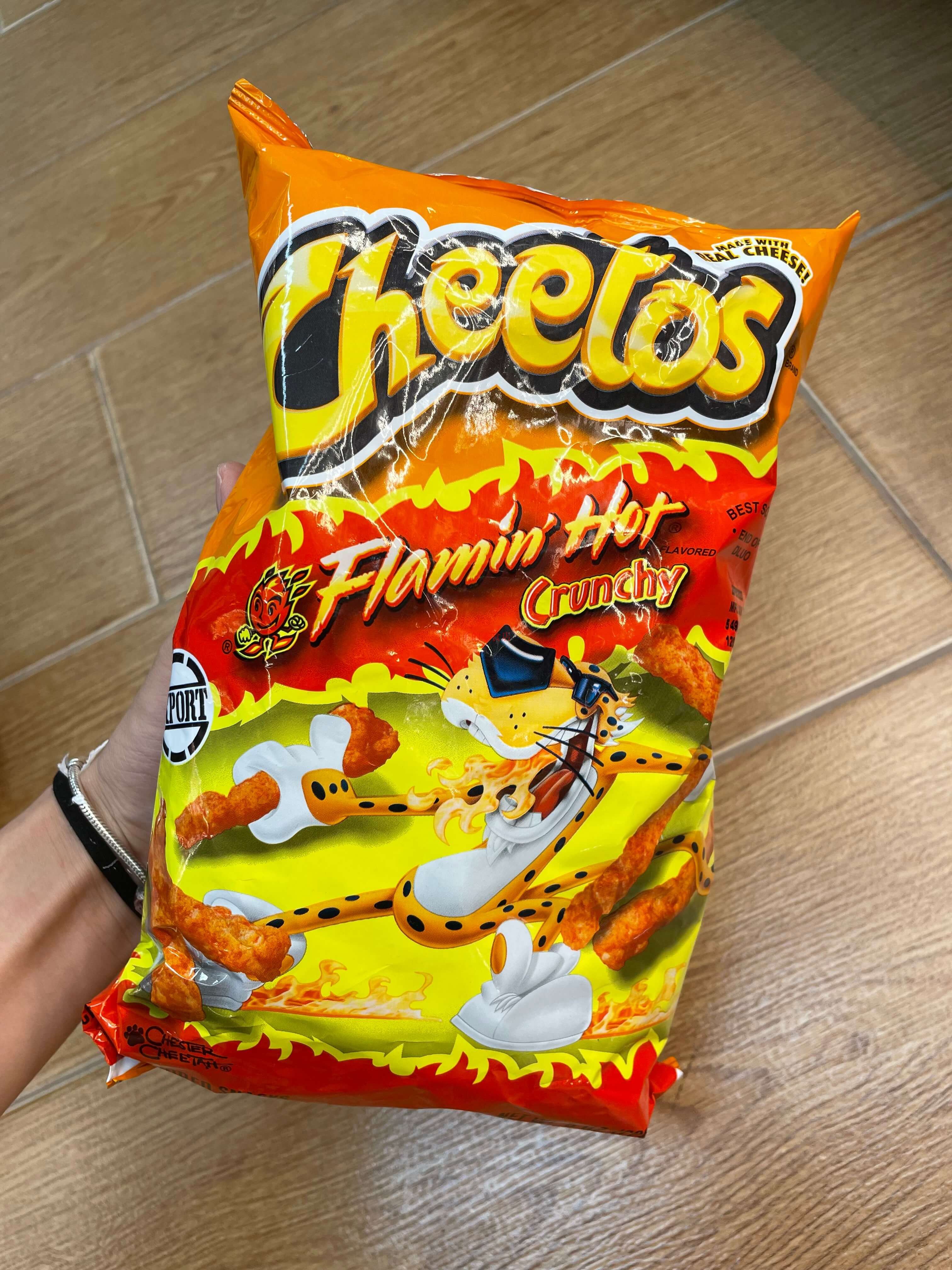 美国进口 CHEETOS火辣芝士脆条粟米条薯条226.8g薯片马达加斯加
