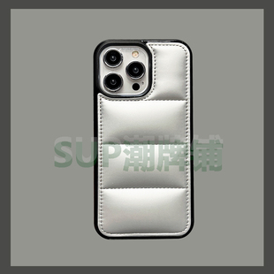 羽绒服潮牌曼巴绿iPhone15ProMax手机壳原创纯色14Pro适用苹果13pro情侣男女12秋冬皮纹11全包防摔保护套银色