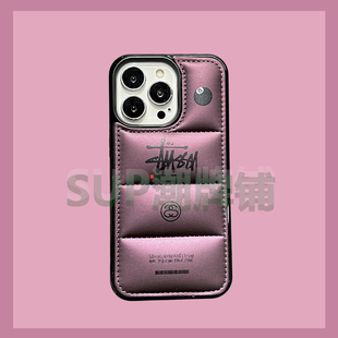 原创潮牌斯图西Stüssy适用iPhone14Pro Max保暖气垫羽绒服手机壳苹果15Pro个性男女15ProMax防摔保护套13潮