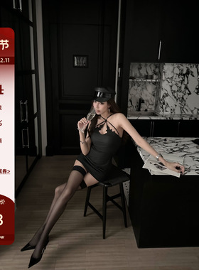 LUV2SHY 现货 一眼惊艳 小恶魔重工挂脖拼接哑光PU皮裙包臀连衣裙