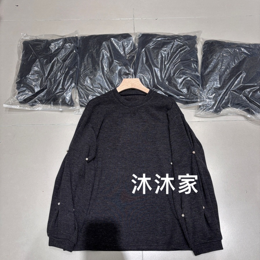 现货欧洲站2025冬季新款圆领百搭显瘦舒适袖钉珠宽松加绒长袖T恤