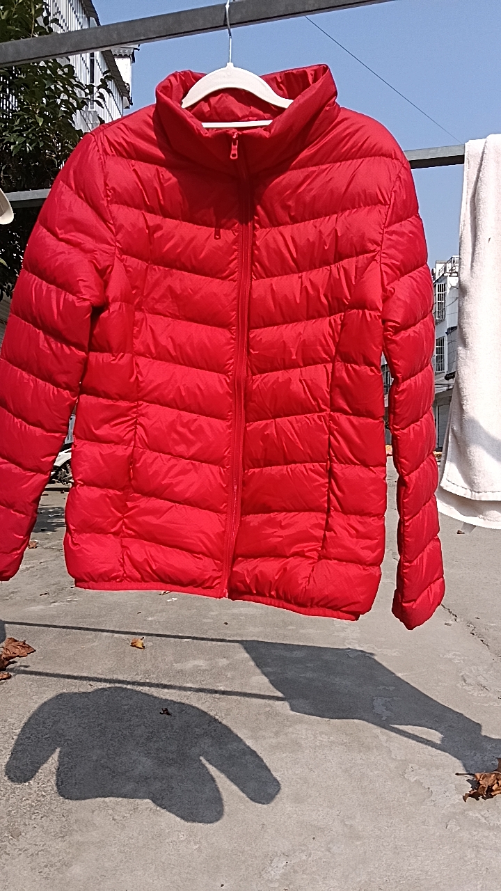 2025新款轻薄羽绒服排骨线设计