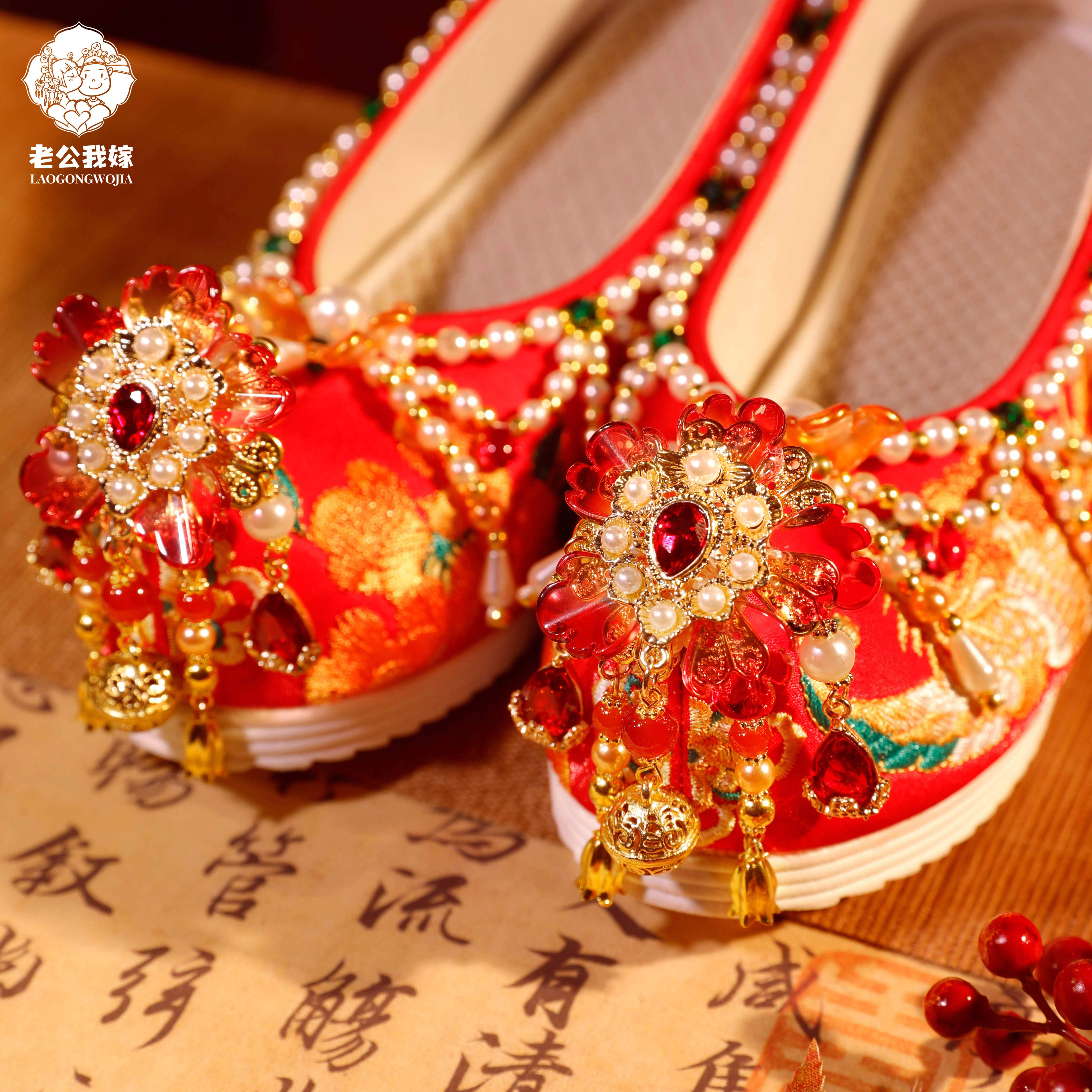 并蒂花开红色秀禾婚鞋古风中式明制新娘绣花鞋手工汉服婚鞋女增高