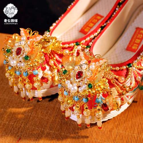 凤飞蝶舞中式古风婚鞋女结婚新娘鞋秀禾婚鞋红色凤凰刺绣汉服婚鞋