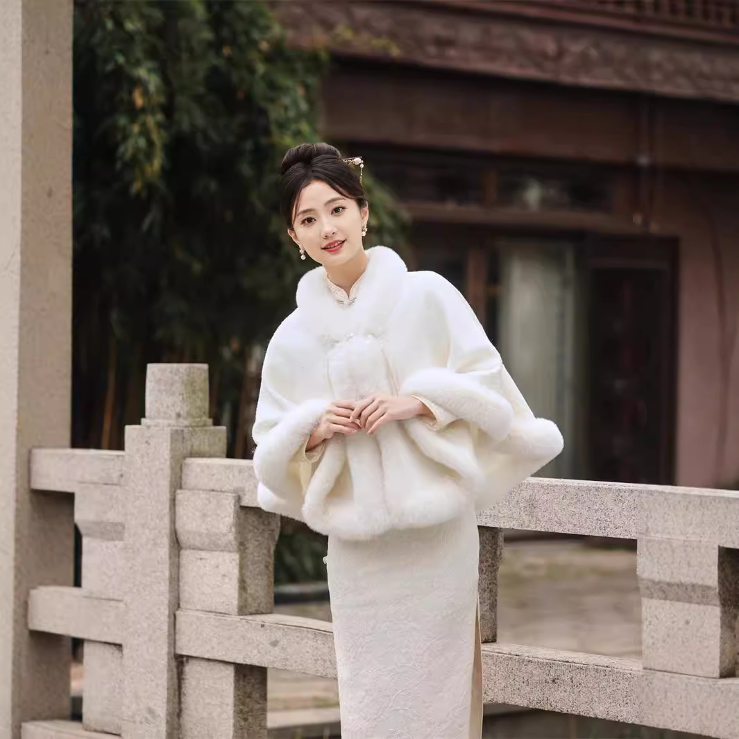 2024冬季新款 加绒加厚披肩斗篷 复合蕾丝加绒气质女旗袍长款现货
