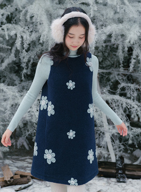 blushwhite 小兰花刺绣藏青色无袖连衣裙/针织半身裙/夹克套装