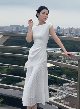 夏季2026夏季新款法式气质优雅轻奢高级感白色网纱拼接无袖背心洋