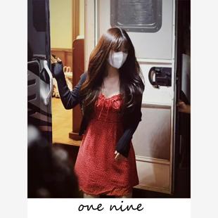 偷偷藏不赵住露思桑稚同款 波点吊带连衣裙小个子秋冬 穿搭红色泰式