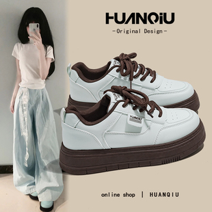 环球巨好看厚底小白鞋女款2026春季新款百搭轻便厚底增高休闲板鞋