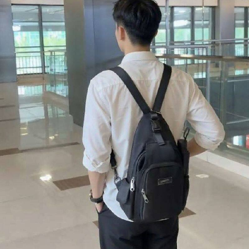 水杯伞插位三角形多种背法男士斜挎大胸包双肩9.7寸IPAD游玩小包