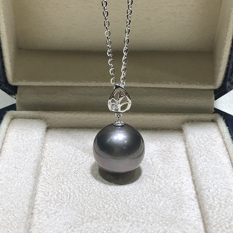 18K南洋海水正圆项坠女款大溪地