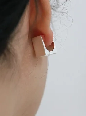 S925银针个性重工韩版时尚耳环方形耳饰女潮嘻哈几何创意百搭耳扣