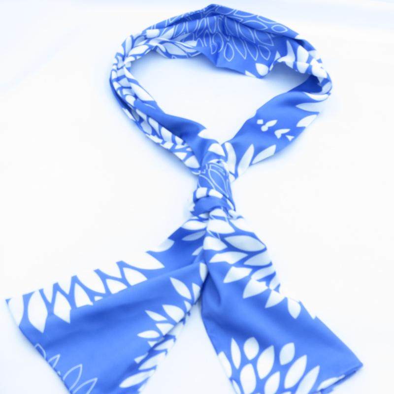 百搭长款男女薄 春秋 白色花卉女士百搭气质好看蓝色围脖丝巾领巾