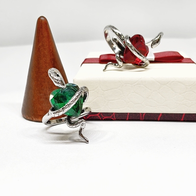 钛钢不掉色蛇形小众个性百搭爱心宝石戒指开口可调节