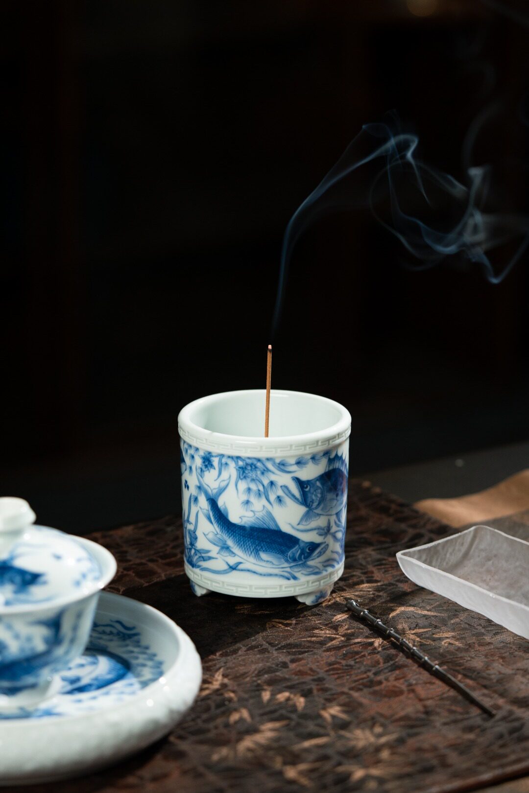 望月怀古青花满绘鱼藻十全十美香炉纯手工手绘茶桌摆件喝茶用