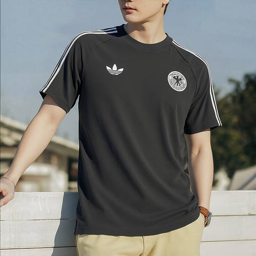 adidas阿迪达斯男子世界杯德国队足球半截袖休闲短袖T恤KG5097