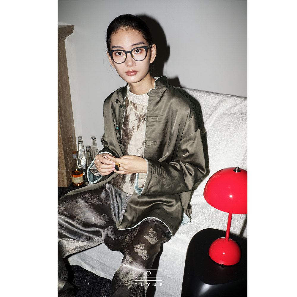 TUYUE涂月 原创设计 新中式 改良对襟马褂棉服 缎面夹棉外套,女装/女士精品,棉衣/棉服,淘宝优惠券,粉丝福利购,淘宝优惠卷